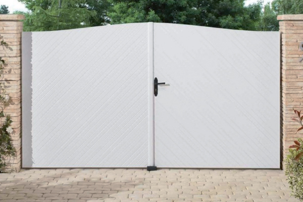Portail PVC plein